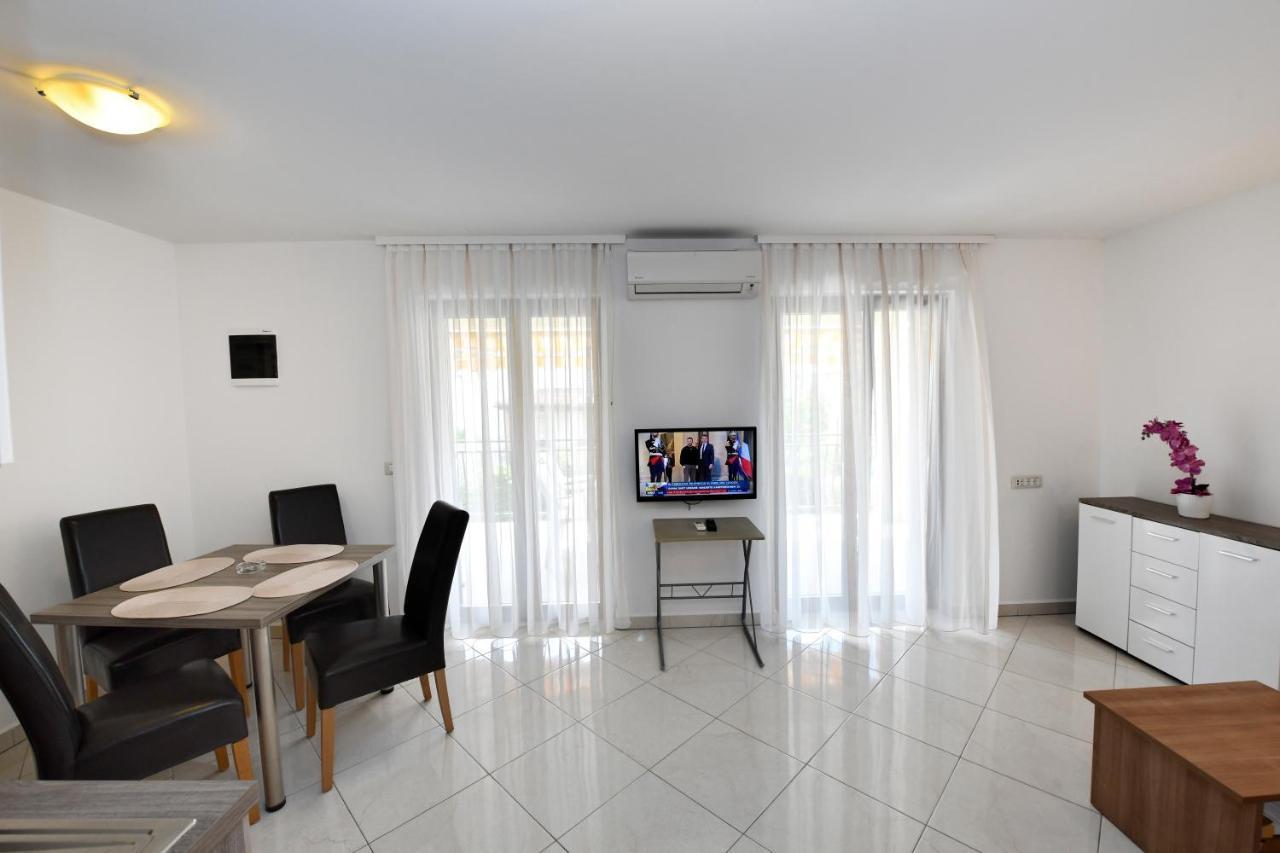 Apartments Jasmina Poreč Eksteriør bilde